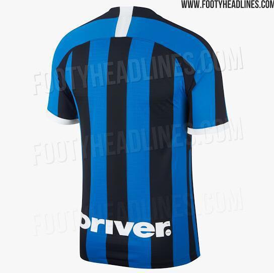 Narażenie na nowy sezon między koszulkami